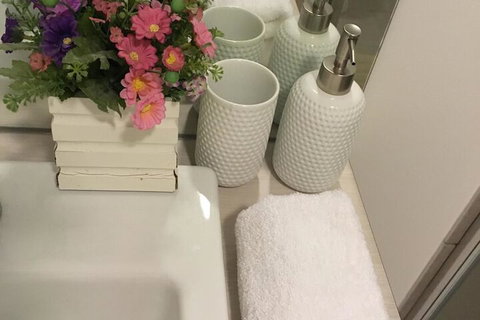 Lovely House - Sydneys Hotel 4