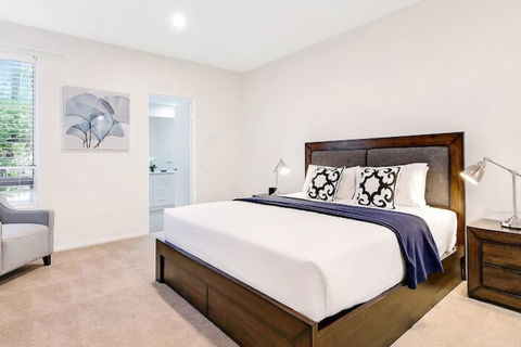 Palms Breeze - Sydneys Hotel 3