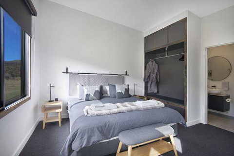 Snohus 1 - Sydneys Hotel 1