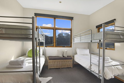 Grey Mare Chalet - Sydneys Hotel 7