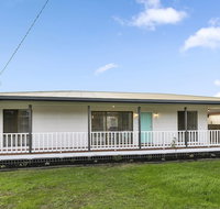 Settle in on 260 Settlement in Cowes - Sydneys Hotel