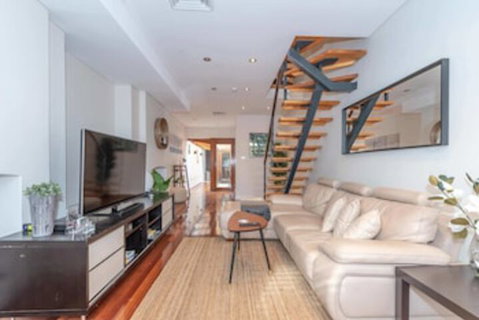 AirM8 Apartments On Mount Street - Sydneys Hotel 0