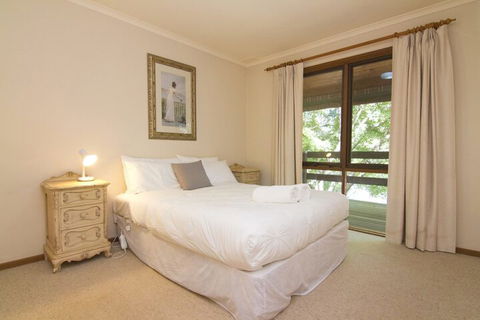 Alrima Lodge Bright - Sydneys Hotel 1
