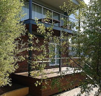 Paradise Escapes - 001 - Sydneys Hotel