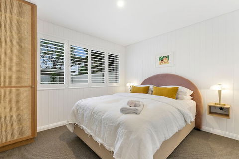 A PERFECT STAY Sunset Beach Riverside - Sydneys Hotel 3