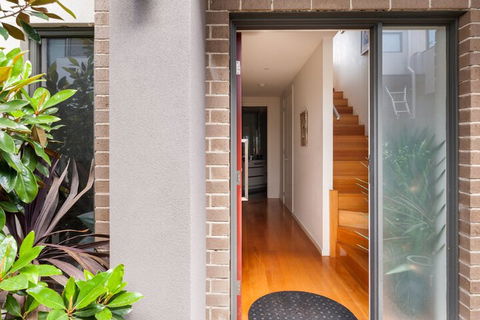 Centrepoint Units Ivanhoe - Sydneys Hotel 1