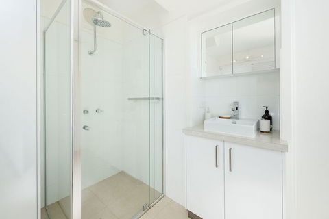 The Executive - Central & Sophisticated - Sydneys Hotel 5