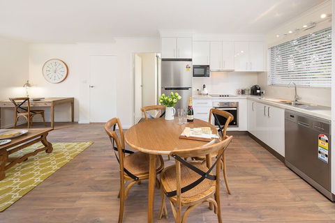 The Executive - Central & Sophisticated - Sydneys Hotel 2