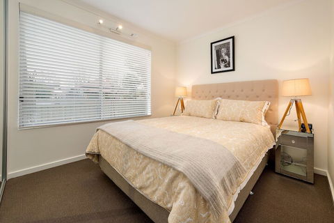 The Executive - Central & Sophisticated - Sydneys Hotel 1