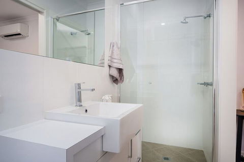 Albury Yalandra Apartment 1 - Sydneys Hotel 3