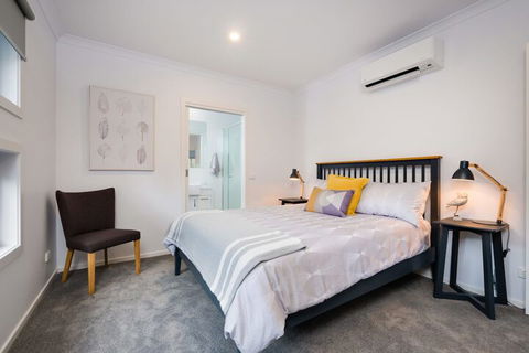 Albury Yalandra Apartment 1 - Sydneys Hotel 2