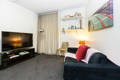 Imogen, Melbourne Studio Apartment - Sydneys Hotel 3