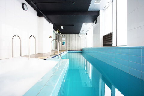 BHB Explore CBD On Your Doorstep - Sydneys Hotel 1