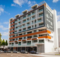 Stylish Apartment near Airport  Station - Sydneys Hotel