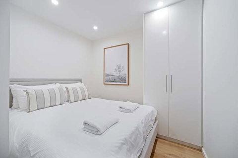 HomeHotel Luxury & New 2 Bedroom Apartment - Sydneys Hotel 2