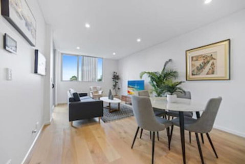 HomeHotel Luxury & New 2 Bedroom Apartment - Sydneys Hotel 0