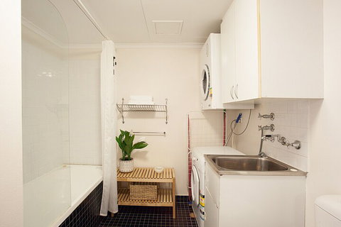 Urban Rest The Elizabeth 1 Bed - Sydneys Hotel 3