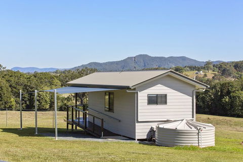 Valley Cabins By The Creek - Sydneys Hotel 1