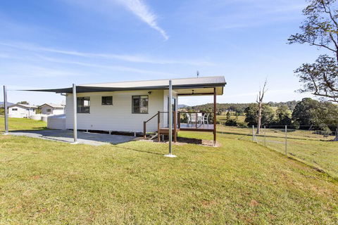 Valley Cabins By The Creek - Sydneys Hotel 6