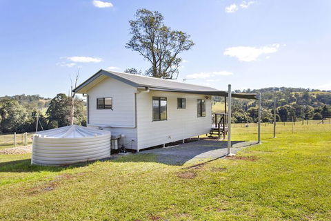 Valley Cabins By The Creek - Sydneys Hotel 5