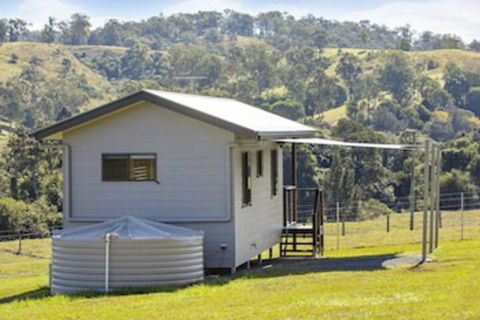 Valley Cabins By The Creek - Sydneys Hotel 0