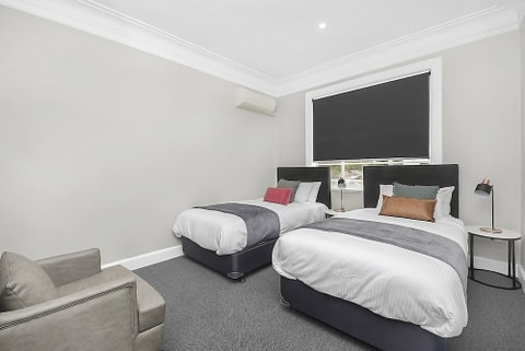 Horse And Jockey Hotel Homebush - Sydneys Hotel 3