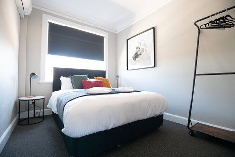Horse And Jockey Hotel Homebush - Sydneys Hotel 4
