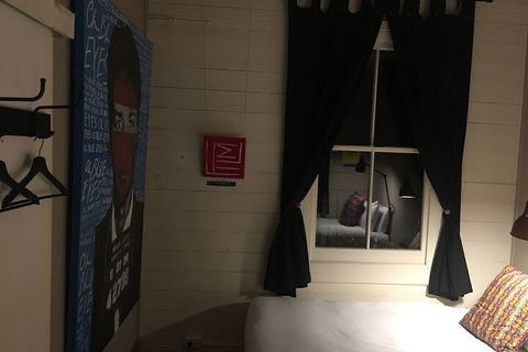 Pop Artist's Concept Store On Darling St - Sydneys Hotel 7