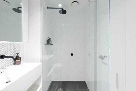 22 Latte Time - Sydneys Hotel 6