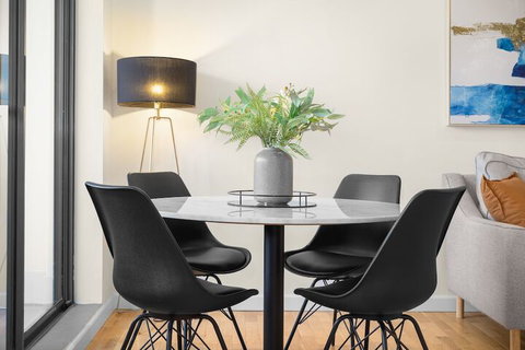Urban Rest Foveaux St - Sydneys Hotel 5