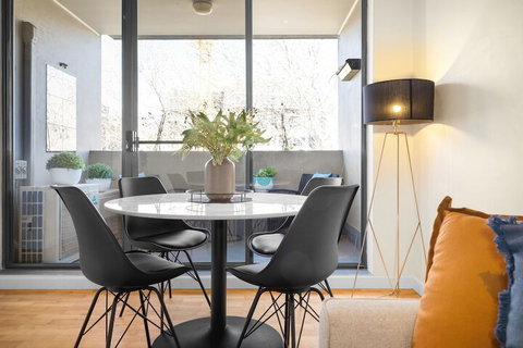 Urban Rest Foveaux St - Sydneys Hotel 7