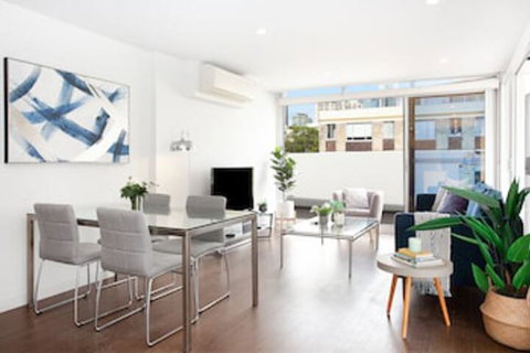 Urban Rest - Riley St - Sydneys Hotel 0