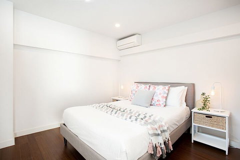 Urban Rest - Riley St - Sydneys Hotel 6
