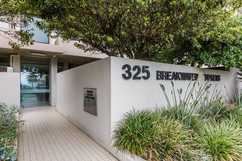 Exquisite 2 Bedroom Beach City Views - Sydneys Hotel 2