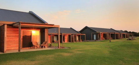 13th Beach Golf Lodges - Sydneys Hotel 1