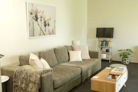Two Bedroom Gem Short Drive To MONA - Sydneys Hotel 0