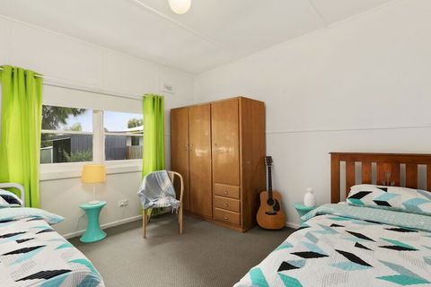 Vintage Sunrise PET Friendly - Sydneys Hotel 1