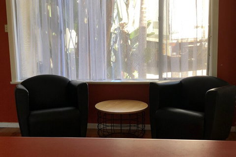 11 Findlay Street - Sydneys Hotel 6