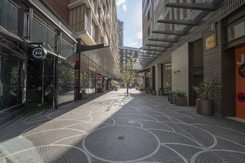 Modern Apartment In Darling Harbour - Sydneys Hotel 3