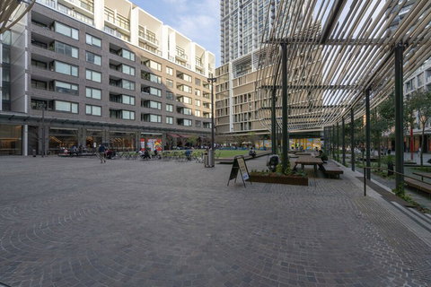 Modern Apartment In Darling Harbour - Sydneys Hotel 2