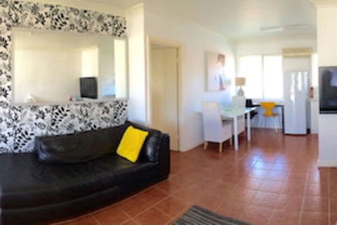 Luna Apartments - Sydneys Hotel 0