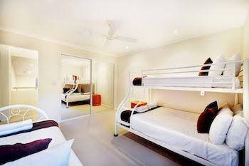 Coffs Beach Houses - Sydneys Hotel 3