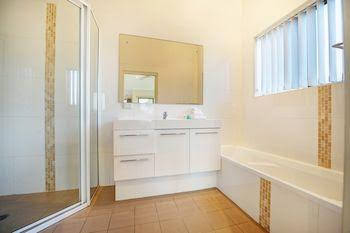 Coffs Beach Houses - Sydneys Hotel 6