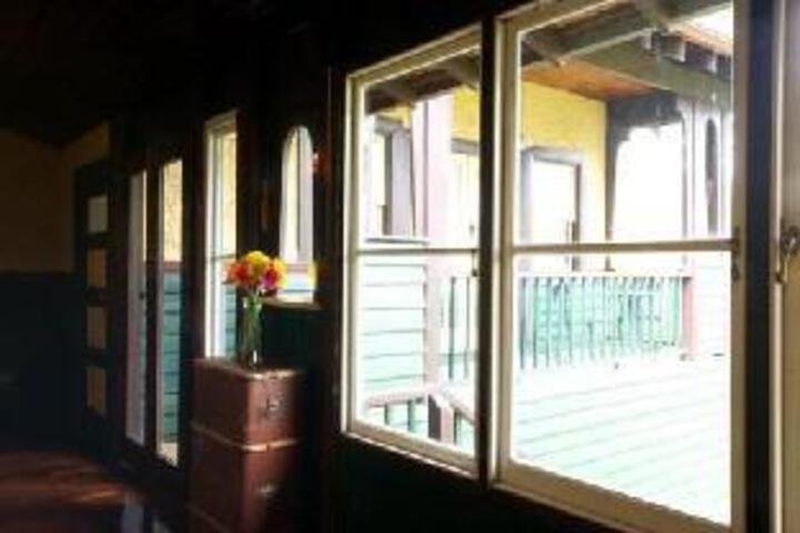 Healesville VIC Sydneys Hotel