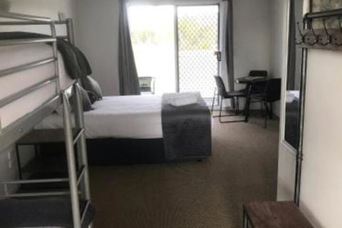 Murray River Queen - Sydneys Hotel 3