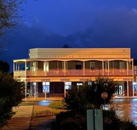 The Colliefields - Sydneys Hotel