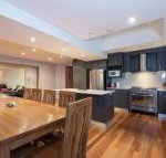 Gippsland Twelve Spacious  Central with off street parking - Sydneys Hotel