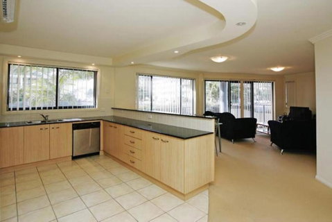 Millenium Unit 101 Cnr Head & West Sts - Sydneys Hotel 3