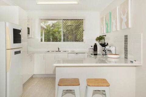 Unit 1 / 14 Tamarindus Street Marcoola Beach Pet Friendly 300 BOND Linen Supplied - Sydneys Hotel 7
