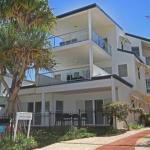 Unit 2 Beach Gallery 9 Andrew Street Point Arkwright 500 BOND LINEN SUPPLIED - Sydneys Hotel 0